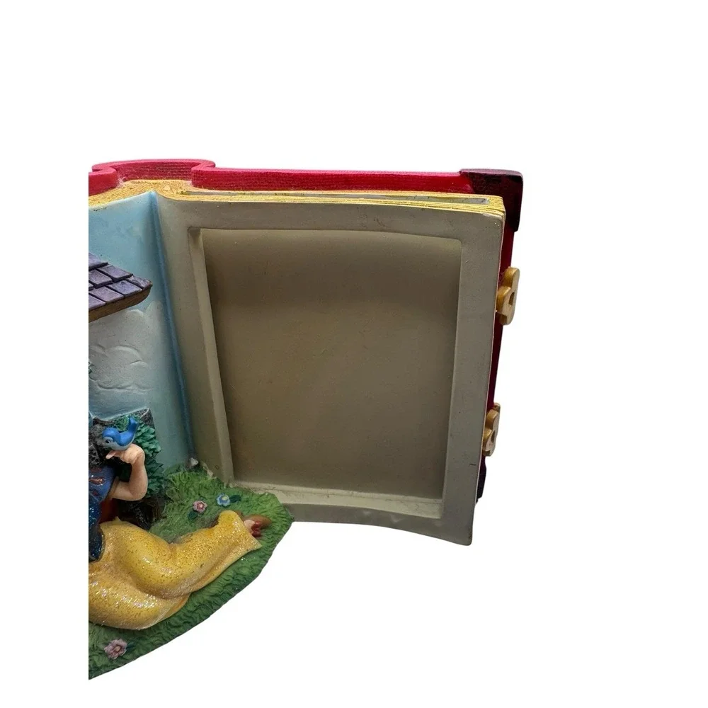 SNOW WHITE OPEN BOOK‎ 3-D WISHINGWELL SCENE PICTURE FRAME HOLDER